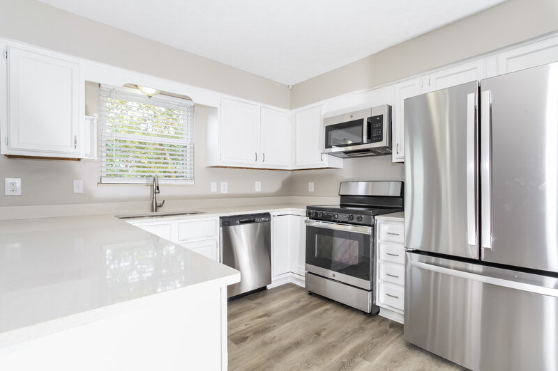3,070/Mo, 5560 Deer Hill Dr Galloway, OH 43119 Kitchen View