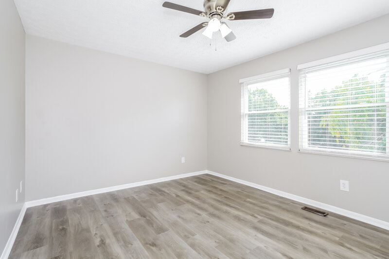 3,070/Mo, 5560 Deer Hill Dr Galloway, OH 43119 Family Room View 2