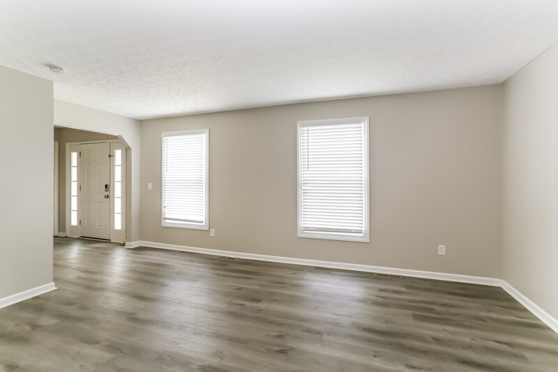 2,355/Mo, 10098 Granden St NW Pickerington, OH 43147 Living Room View 2