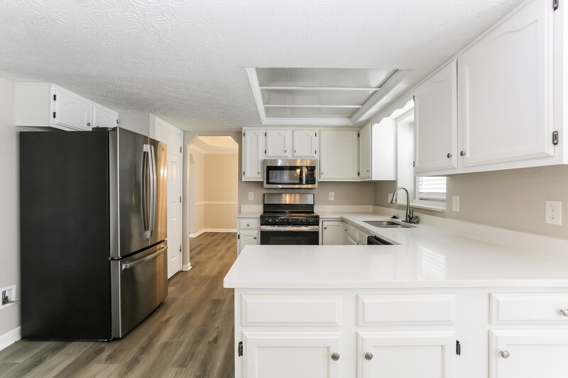 2,355/Mo, 10098 Granden St NW Pickerington, OH 43147 Kitchen View 2