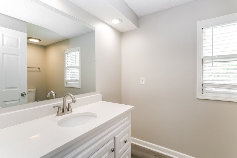 2,355/Mo, 10098 Granden St NW Pickerington, OH 43147 Main Bathroom View