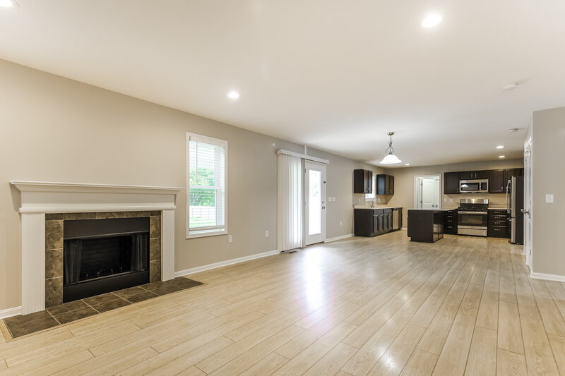2,350/Mo, 11 Meadow Way SW Pataskala, OH 43062 Living Room View 2
