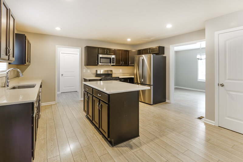 2,350/Mo, 11 Meadow Way SW Pataskala, OH 43062 Kitchen View 2