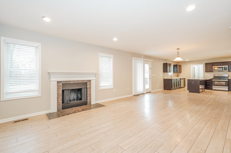 3,070/Mo, 11 Meadow Way SW Pataskala, OH 43062 Family Room View