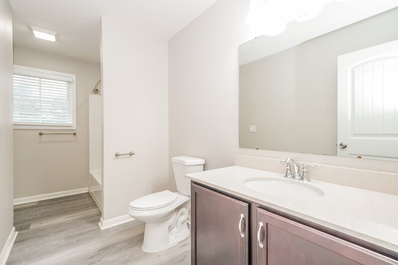 3,070/Mo, 11 Meadow Way SW Pataskala, OH 43062 Bathroom View