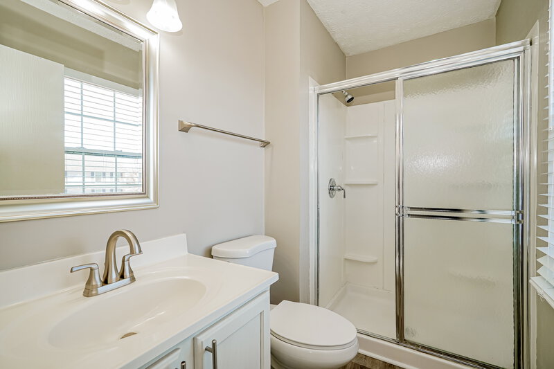 2,245/Mo, 171 Glengary Dr Delaware, OH 43015 Main Bathroom View