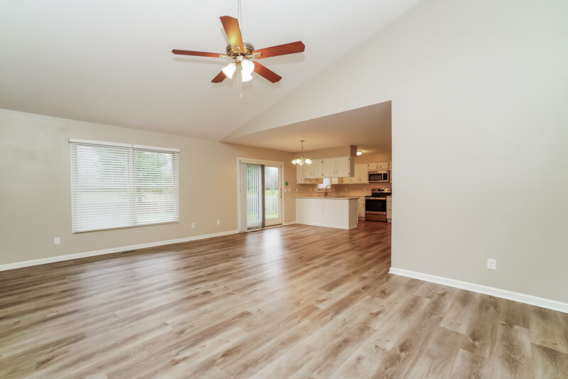 1,960/Mo, 27 Providence Lane Delaware, OH 43015 Living Room View 2