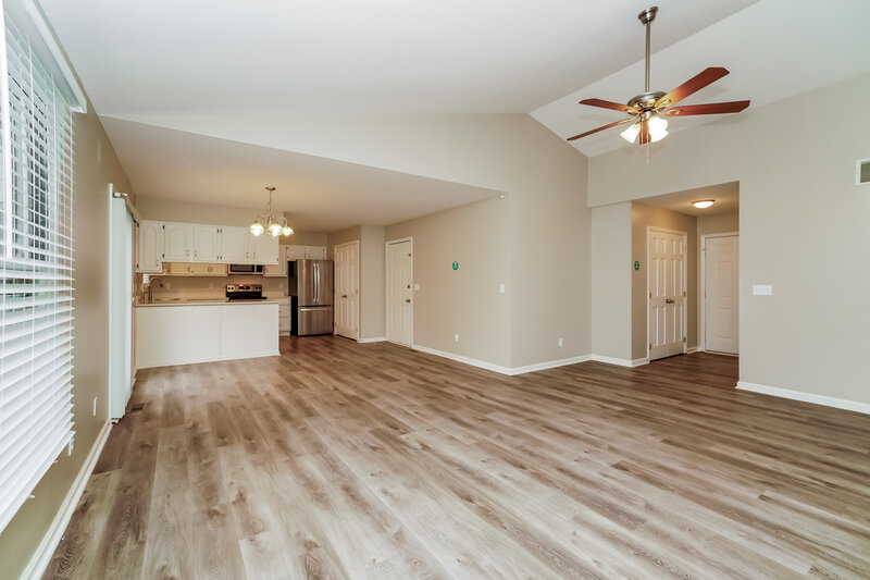 1,960/Mo, 27 Providence Lane Delaware, OH 43015 Living Room View 3