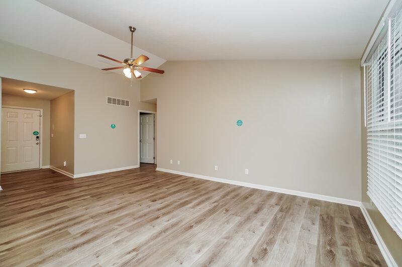 1,960/Mo, 27 Providence Lane Delaware, OH 43015 Living Room View 4