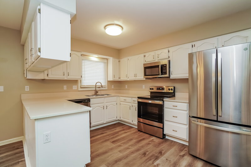 1,960/Mo, 27 Providence Lane Delaware, OH 43015 Kitchen View