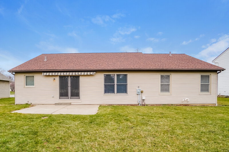 1,960/Mo, 27 Providence Lane Delaware, OH 43015 Rear View