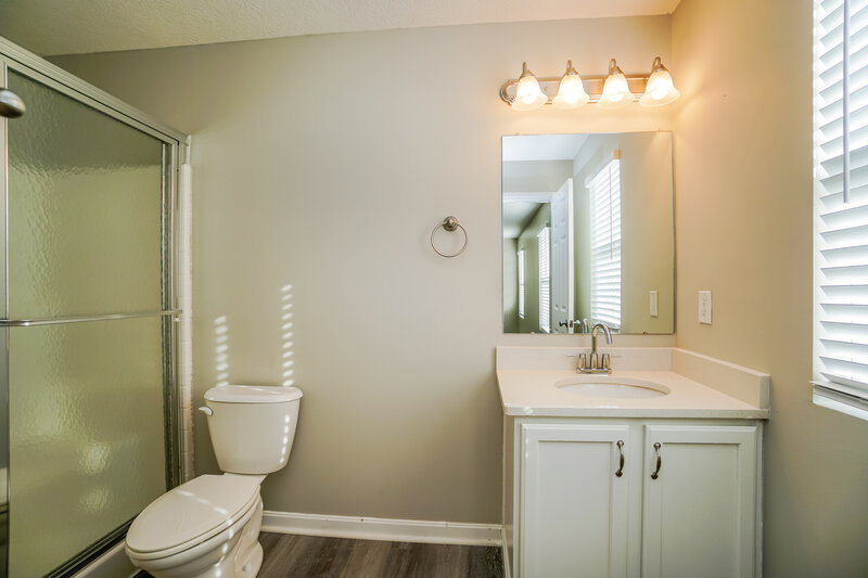 2,385/Mo, 2710 Aeden Dr Columbus, OH 43219 Bathroom View
