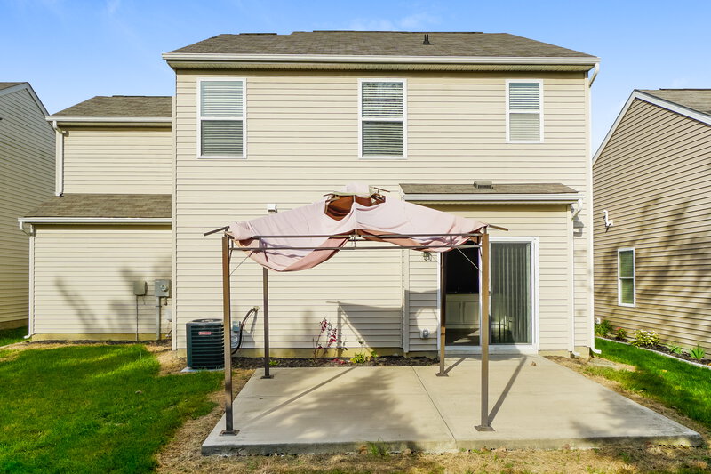 2,385/Mo, 2710 Aeden Dr Columbus, OH 43219 Rear View