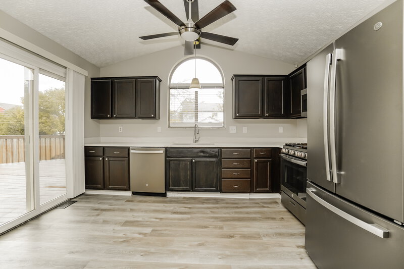 2,370/Mo, 5894 Gazelle Dr Galloway, OH 43119 Kitchen View 2
