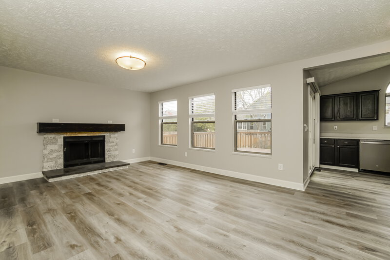 2,370/Mo, 5894 Gazelle Dr Galloway, OH 43119 Family Room View 2