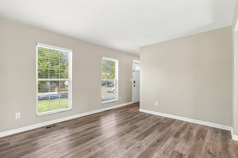 2,160/Mo, 490 Durham Ln Delaware, OH 43015 Living Room View 2