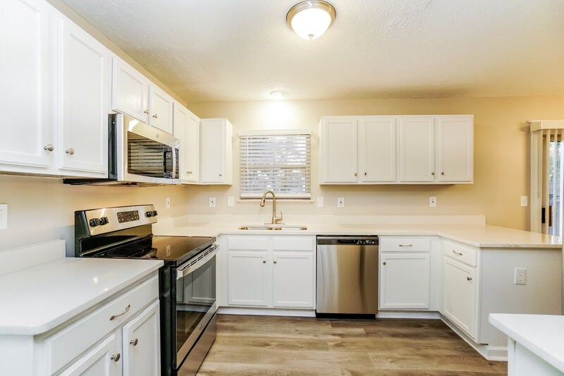 2,340/Mo, 490 Durham Ln Delaware, OH 43015 Kitchen View 2