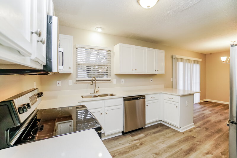 2,340/Mo, 490 Durham Ln Delaware, OH 43015 Kitchen View 3