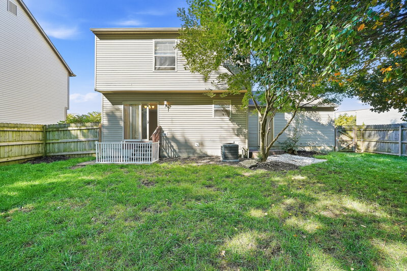 2,160/Mo, 490 Durham Ln Delaware, OH 43015 Rear View