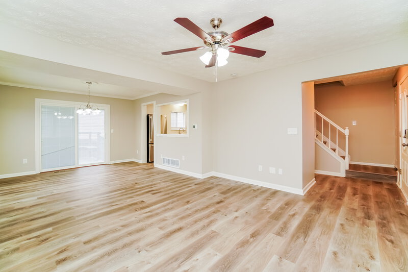 1,965/Mo, 7515 Kittansett Ln Pickerington, OH 43147 Living Room View 2
