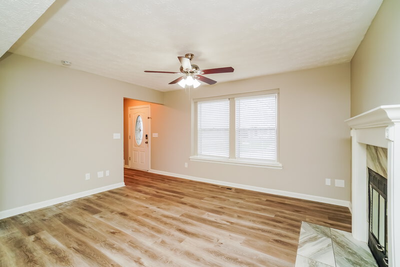 1,965/Mo, 7515 Kittansett Ln Pickerington, OH 43147 Living Room View 3
