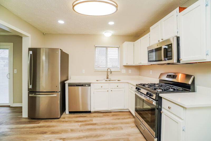 1,965/Mo, 7515 Kittansett Ln Pickerington, OH 43147 Kitchen View