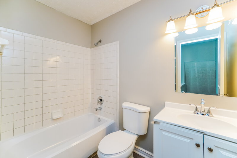 1,965/Mo, 7515 Kittansett Ln Pickerington, OH 43147 Bathroom View