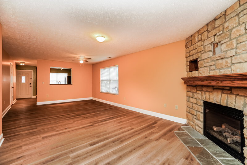 1,950/Mo, 3819 Liriope Street Canal Winchester, OH 43110 Living Room View 3