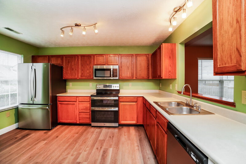 1,950/Mo, 3819 Liriope Street Canal Winchester, OH 43110 Kitchen View