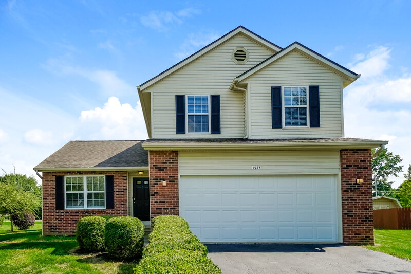 2,070/Mo, 1957 Berwick Court Delaware, OH 43015 External View