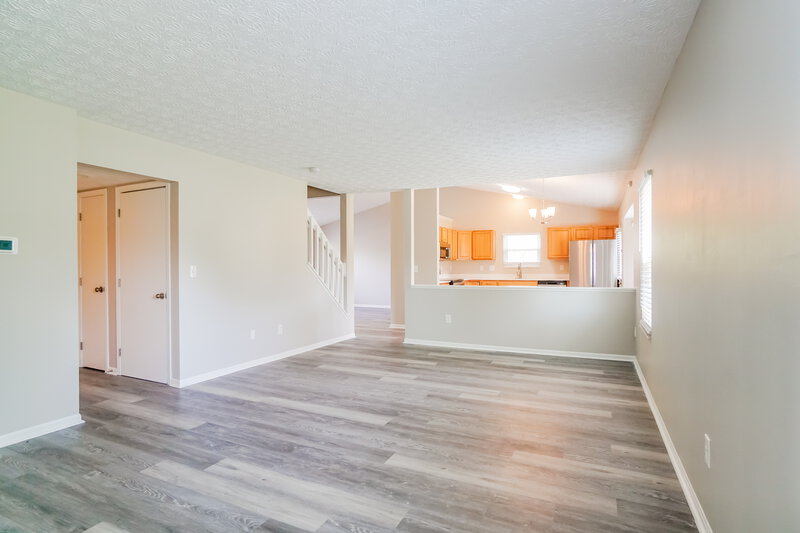2,070/Mo, 1957 Berwick Court Delaware, OH 43015 Living Room View