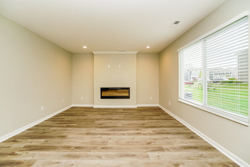 2,255/Mo, 7428 Willow Leaf Dr Canal Winchester, OH 43110 Living Room View