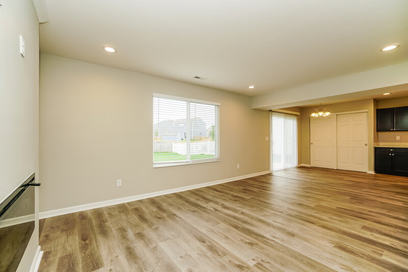 2,255/Mo, 7428 Willow Leaf Dr Canal Winchester, OH 43110 Living Room View 2