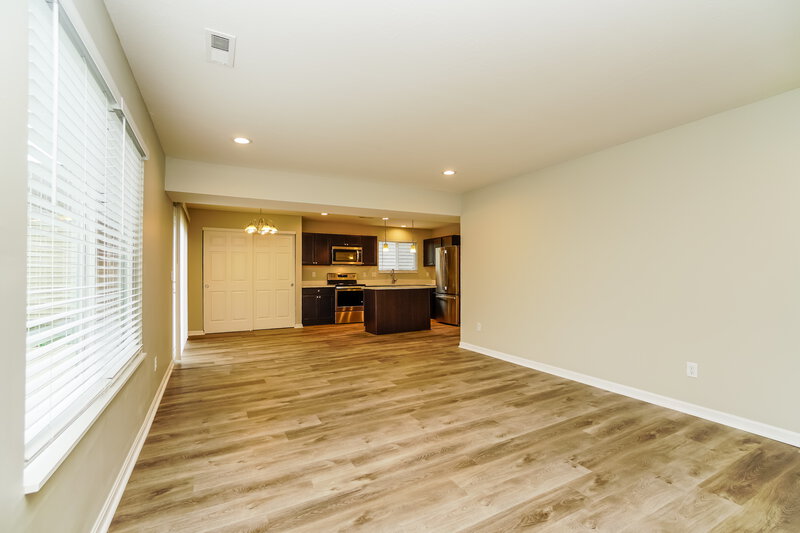 2,255/Mo, 7428 Willow Leaf Dr Canal Winchester, OH 43110 Living Room View 3