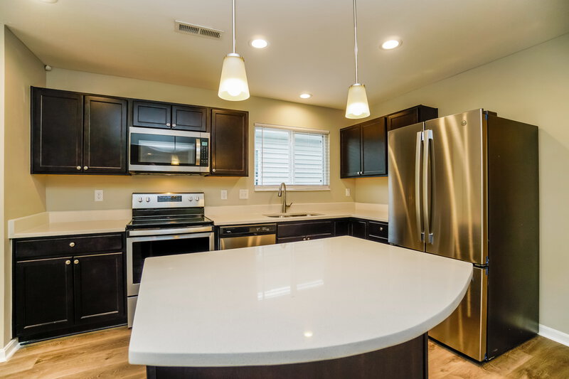 2,255/Mo, 7428 Willow Leaf Dr Canal Winchester, OH 43110 Kitchen View