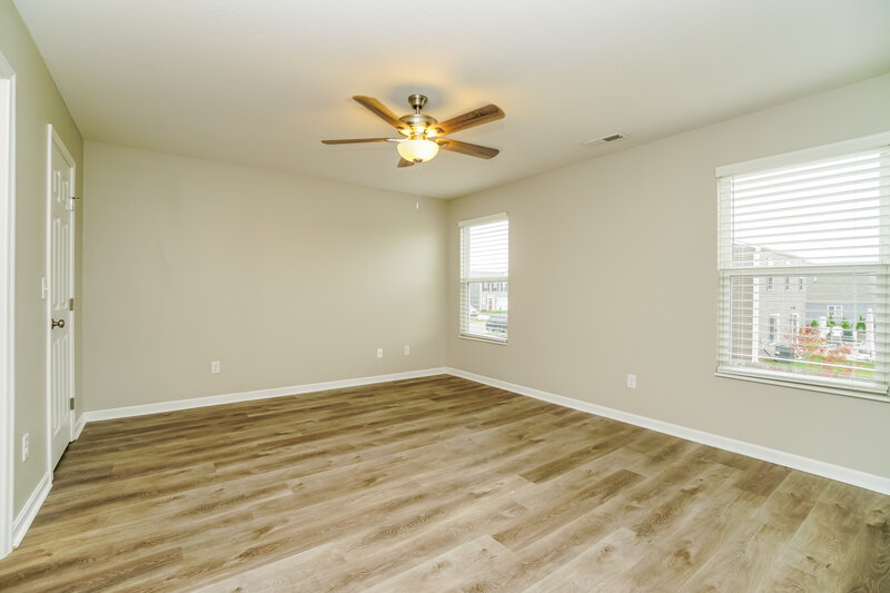 2,255/Mo, 7428 Willow Leaf Dr Canal Winchester, OH 43110 Main Bedroom View