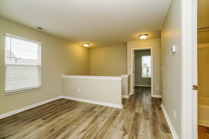 2,255/Mo, 7428 Willow Leaf Dr Canal Winchester, OH 43110 Loft View