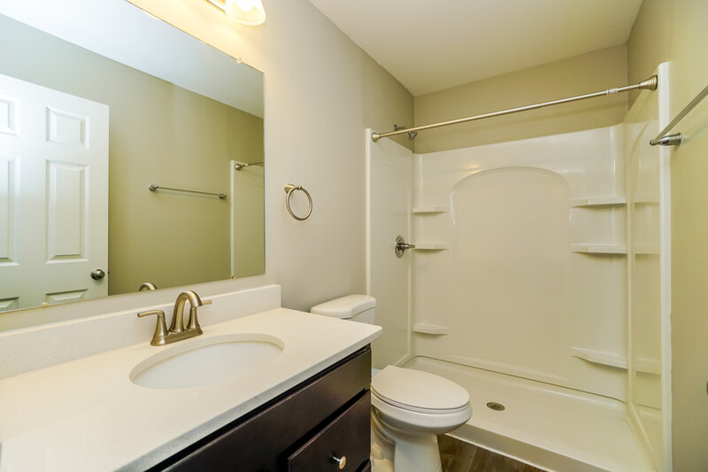 2,255/Mo, 7428 Willow Leaf Dr Canal Winchester, OH 43110 Bathroom View