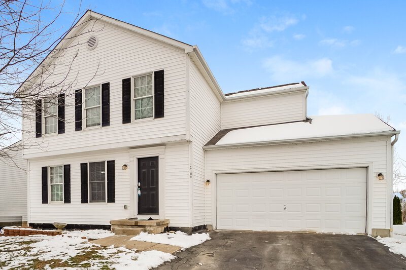2,245/Mo, 2108 Juneau Way Grove City, OH 43123 Front View