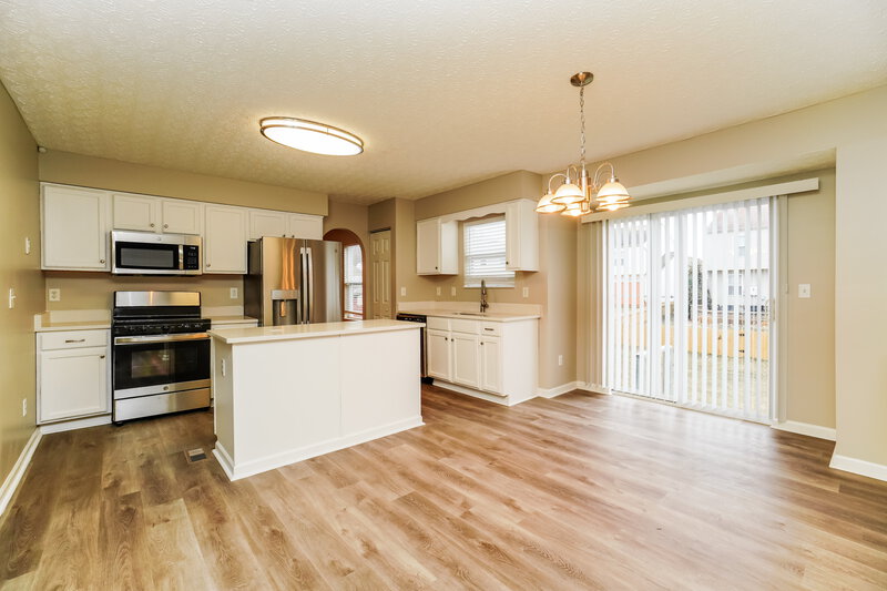 1,995/Mo, 7699 Rippingale St Blacklick, OH 43004 Dining Room View 2