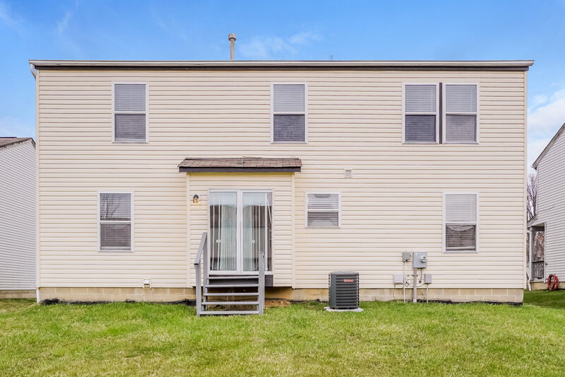 1,995/Mo, 7699 Rippingale St Blacklick, OH 43004 Rear View