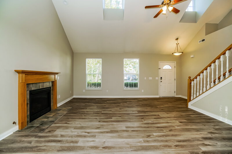 2,285/Mo, 7119 Upper Albany Dr New Albany, OH 43054 Living Room View