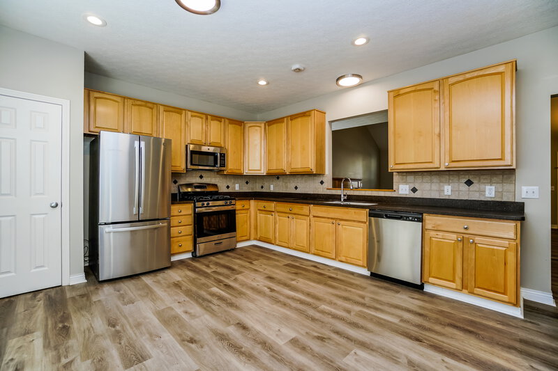 2,285/Mo, 7119 Upper Albany Dr New Albany, OH 43054 Kitchen View