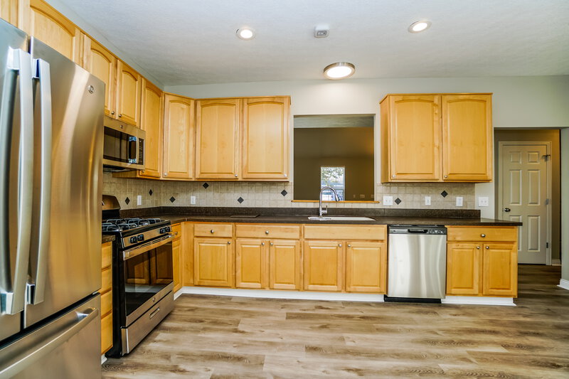 2,285/Mo, 7119 Upper Albany Dr New Albany, OH 43054 Kitchen View 2