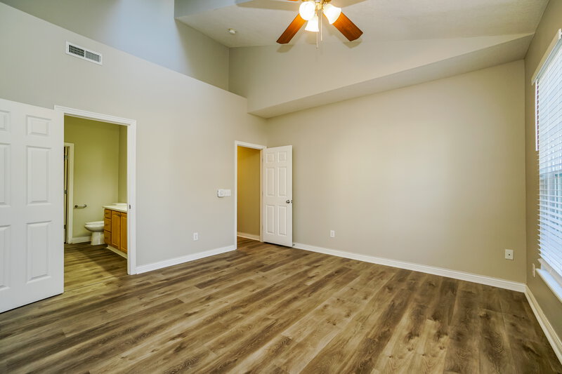 2,285/Mo, 7119 Upper Albany Dr New Albany, OH 43054 Main Bedroom View 3