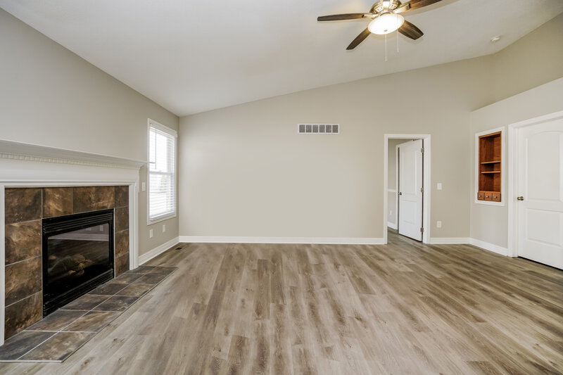 2,290/Mo, 5874 Tarrycrest Dr Westerville, OH 43081 Living Room View 2