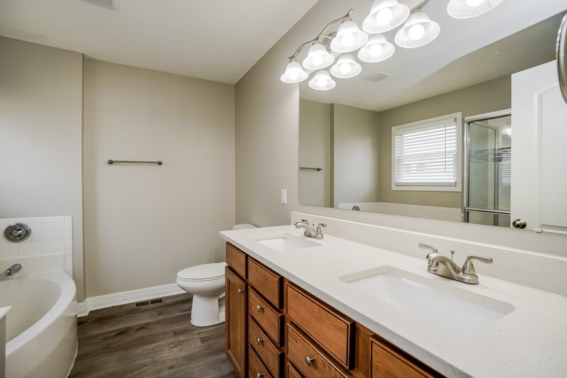 2,290/Mo, 5874 Tarrycrest Dr Westerville, OH 43081 Main Bathroom View