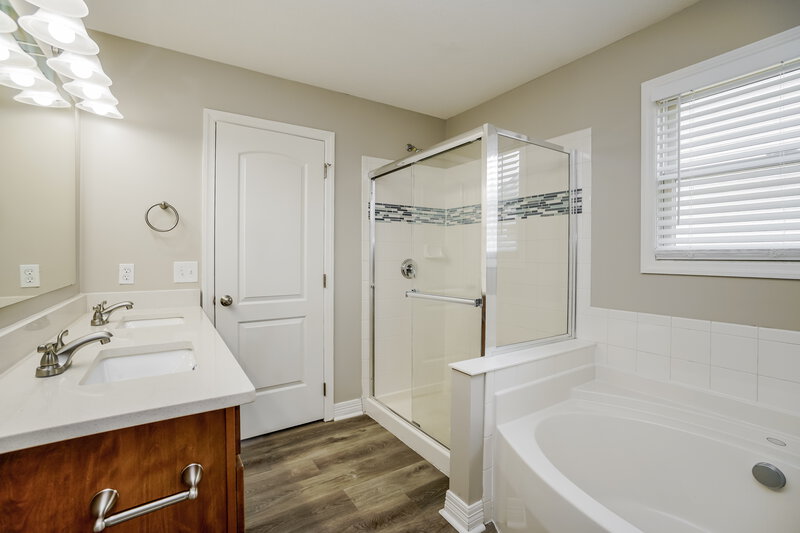 2,290/Mo, 5874 Tarrycrest Dr Westerville, OH 43081 Main Bathroom View 2