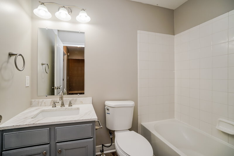 2,290/Mo, 5874 Tarrycrest Dr Westerville, OH 43081 Bathroom View