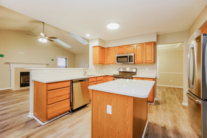 3,330/Mo, 156 Locust Curve Dr Delaware, OH 43015 Kitchen View